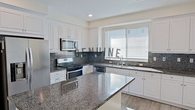 Beautiful Tri-Level 3Bd 2.5Ba Townhome in ... - Beautiful Tri-Level 3Bd 2.5Ba Townhome in ...