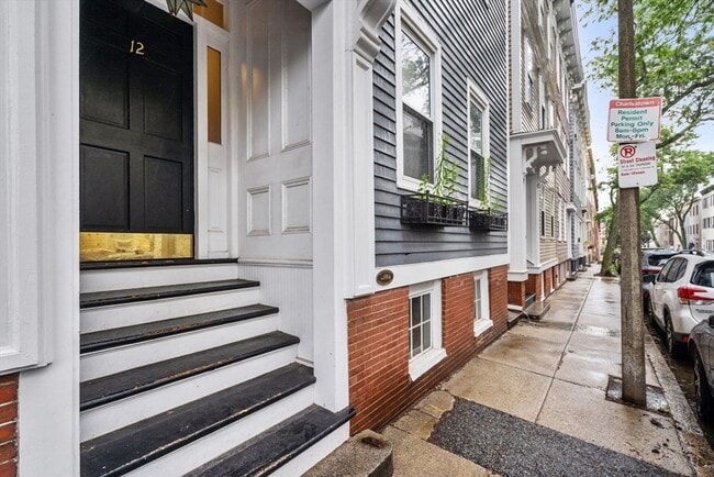 Building Photo - 12 Mystic St Unit 3