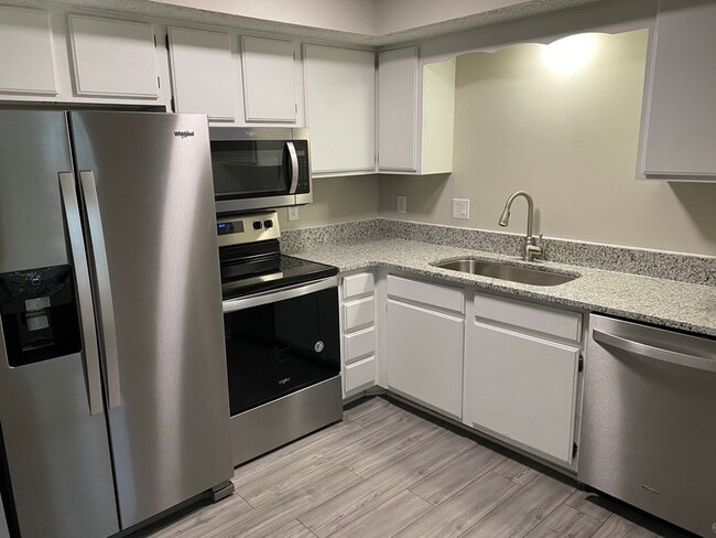 Photo - Updated townhouse close to lake