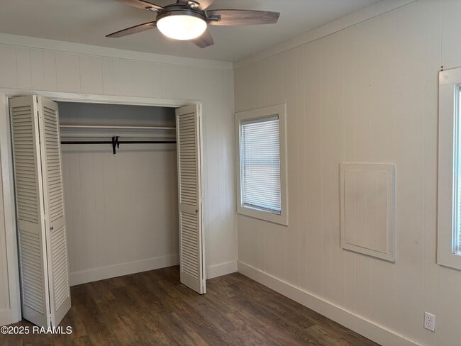 Photo - 202 Adelma St