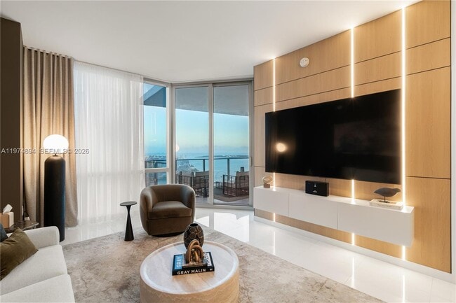 Building Photo - 851 NE 1st Ave Unit 4207