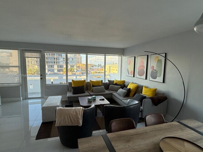 3111 N Ocean Dr Unit 506