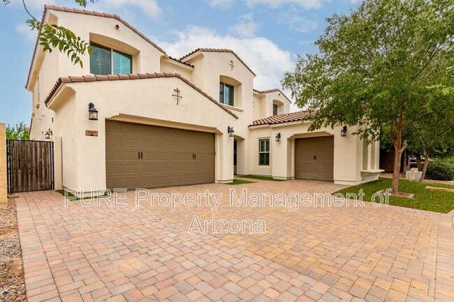 Building Photo - 3087 E Maplewood Ct
