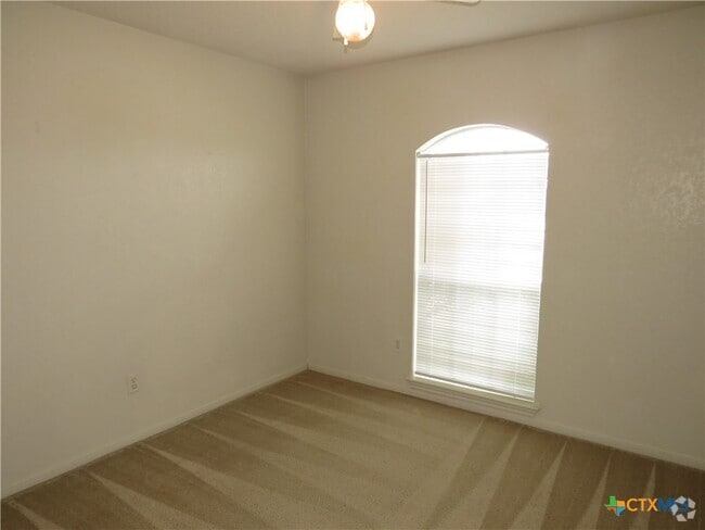 Building Photo - 2706 David Dr Rental