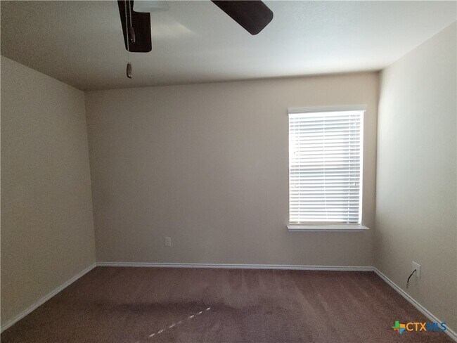 Photo - 935 Brookview Dr