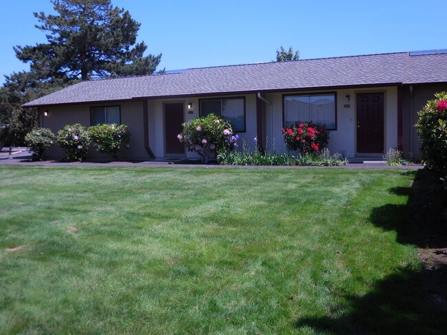 Photo - Hollywood Park Apartments