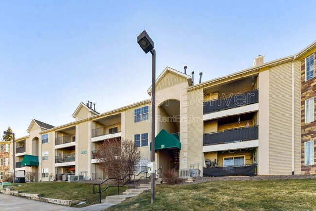 12304 W Cross Dr Unit 302
