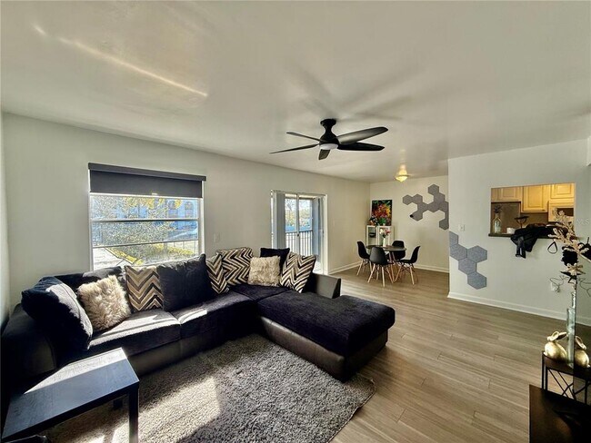 Photo - 2507 N Alafaya Trail Unidad 12