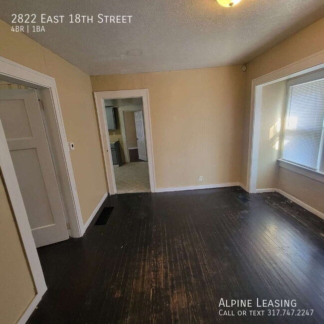 Photo - 2822 E 18th St