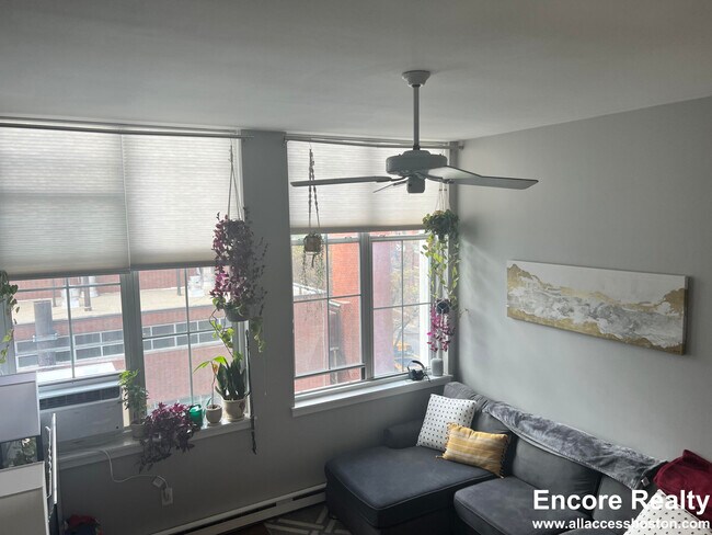 240 Heath St Unit PH9