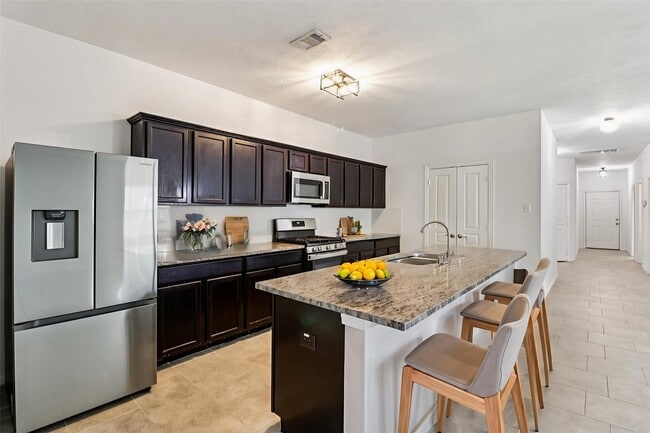 Building Photo - 7 Nathaniel Springs Dr