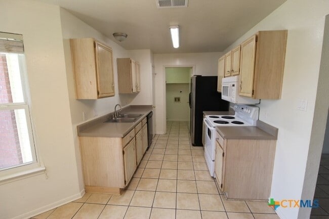 Photo - 2713 Fieldstone Dr