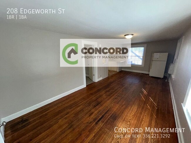 Photo - 208 Edgeworth St