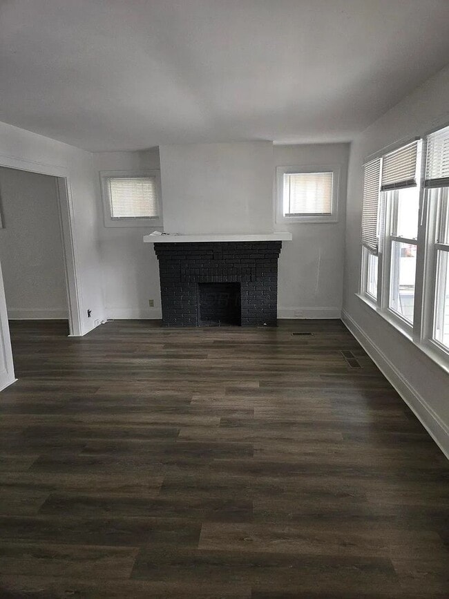 Photo - 127 N Burgess Ave