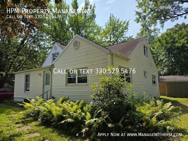 Building Photo - 2164 Penguin Dr