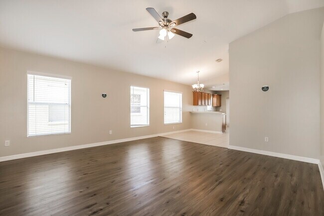 Photo - 906 Larwood Pine Dr