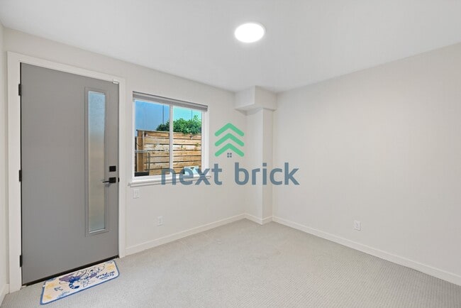 Photo - "Charming 3-Bedroom Townhouse Retreat in the Heart of Seattle - 3104C SW Avalon Way!"
