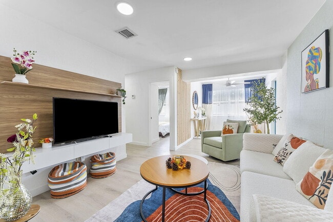 Photo - 2629 SW 6th Ct