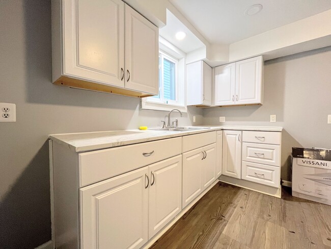 Photo - 159 Dearborn St Unit Lower