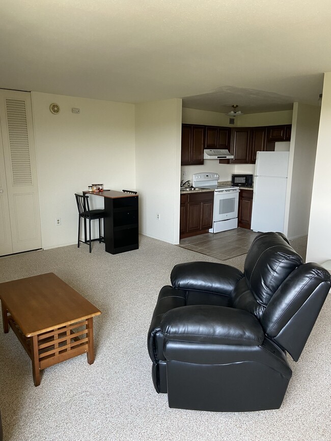 Building Photo - 1 E University Pky Unit 1107