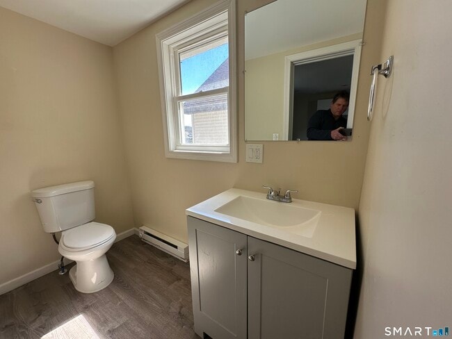 Photo - 567 Howe Ave