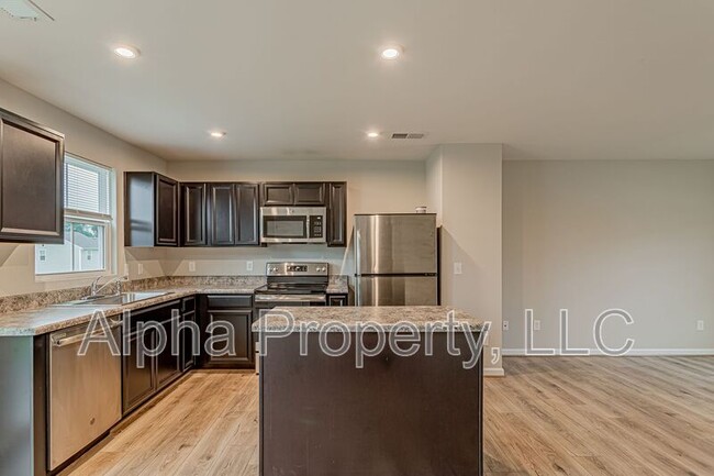Photo - 10 Torrington Dr
