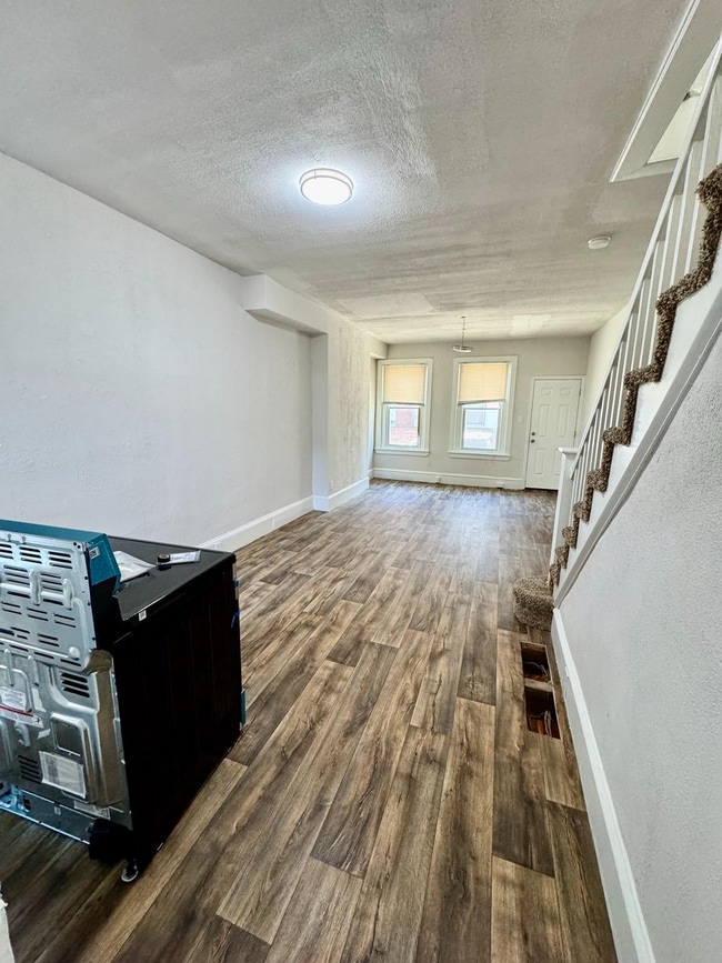 Photo - 2055 E Stella St