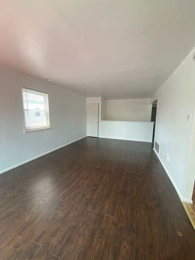 Photo - 303 Corinthian Ave Unit 2