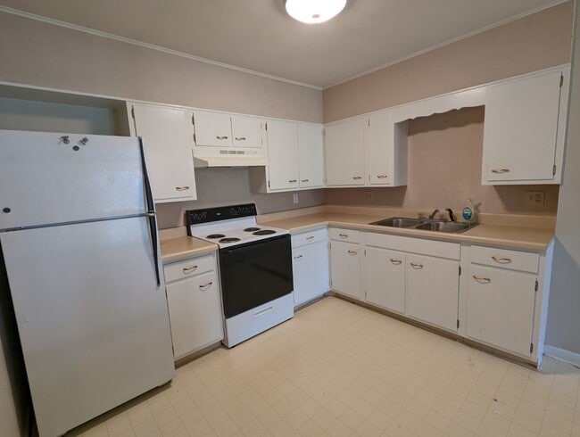 Building Photo - 510 S Madison St Unit 3