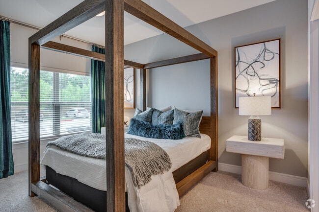 2BR, 2BA - 1,112SF