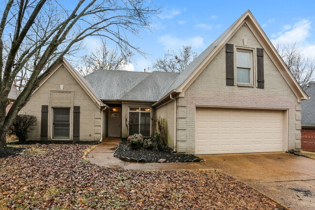 Building Photo - 8633 Meadow Green Dr