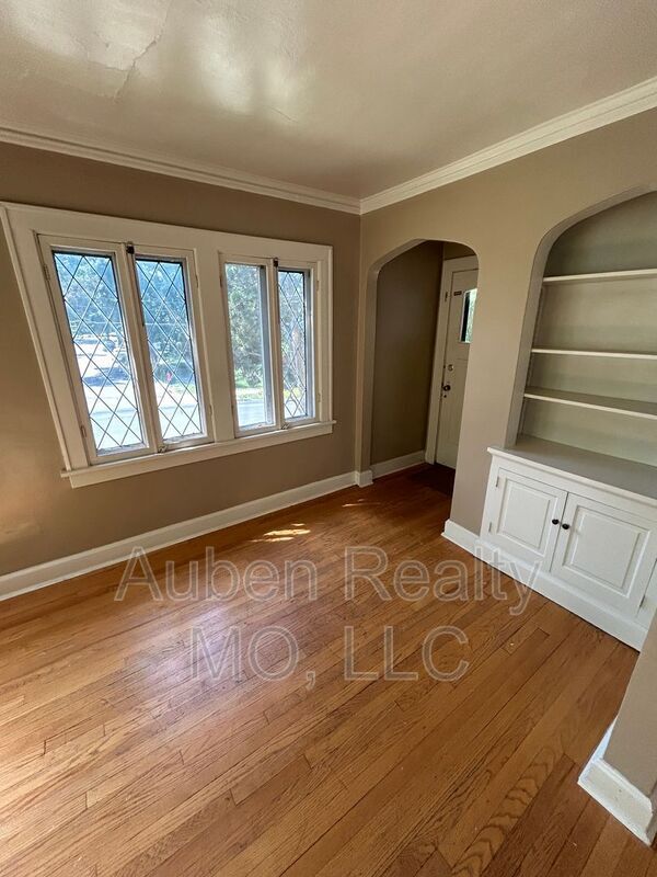 Photo - 5446 Charlotte St