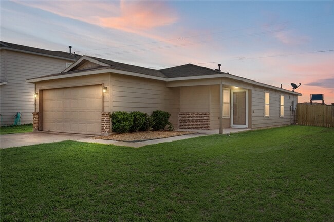 Building Photo - 1323 Pease River Ln