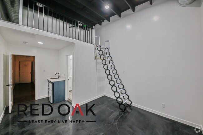 Building Photo - Amazing Studio Loft with a Work/Study Spac... Unit 9