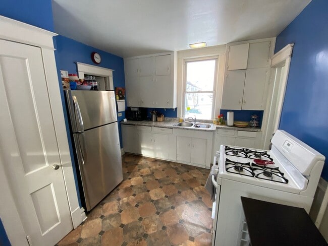 Photo - 1204 Kenwood Ave