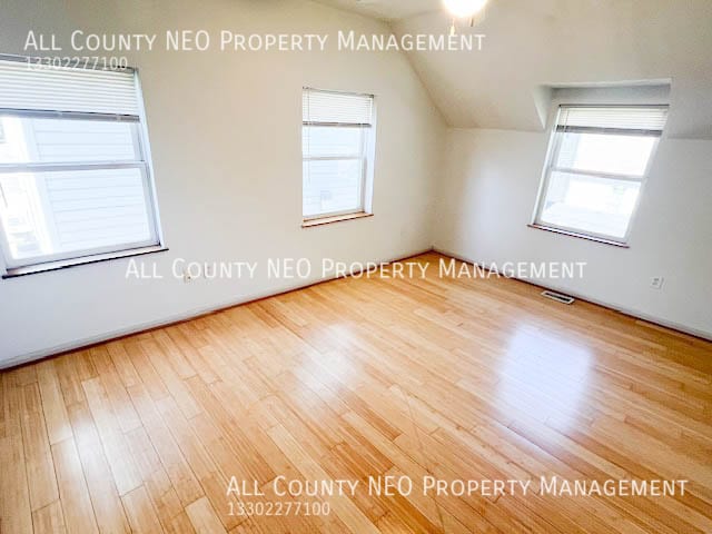 Photo - 2339 W 7th St