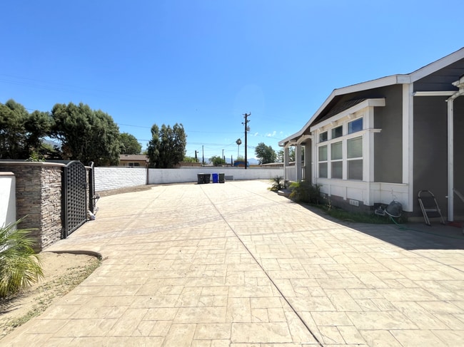 Photo - 2203 Portola St