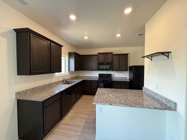 Photo - 3 Bed 3 Bath Home Minutes Away from Ft. Carson, Peterson SFB , & Schriever SFB!!