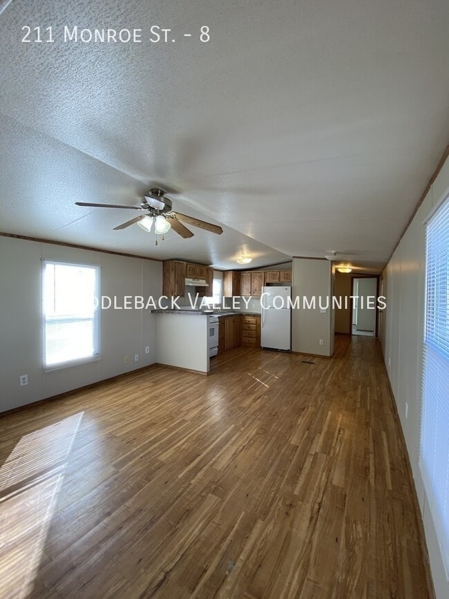 Photo - 211 Monroe St