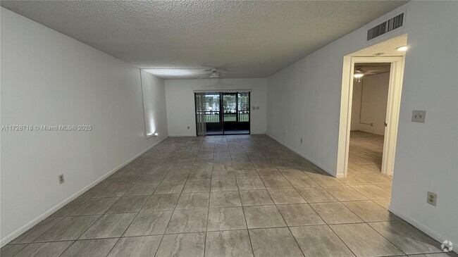 Building Photo - 16051 Blatt Blvd Unit 104 Rental