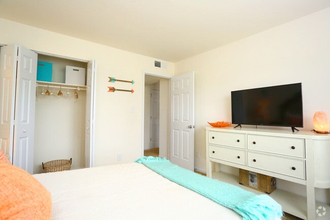 Photo - Emerald Point Apartments & Townhomes