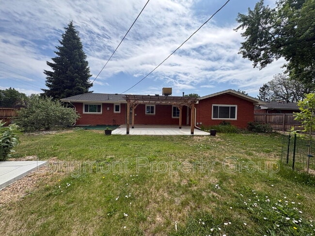 Photo - 1851 Collyer St