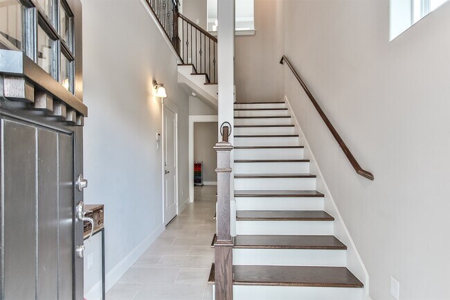 Photo - 812 Fisher St
