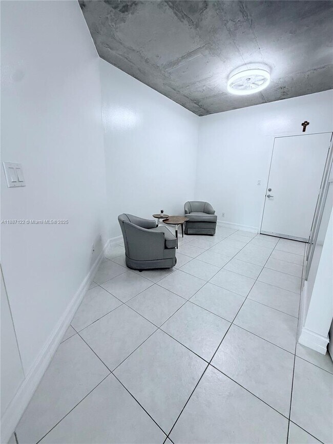 Photo - 690 SW 1st Ct Unit 1134