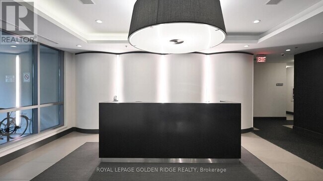 Photo - 377 Madison Ave Unité 224