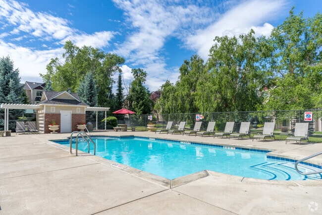 Side Pool