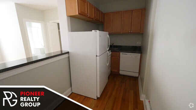 Building Photo - 515 W Melrose St Rental