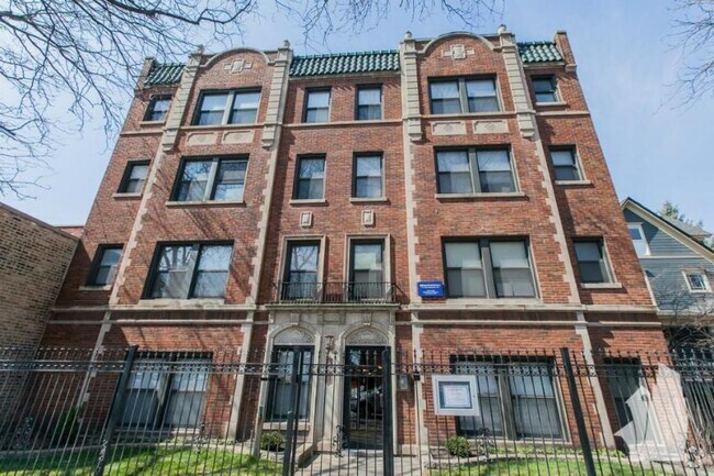 Building Photo - 0 bedroom in Chicago IL 60625 Unit 209 Rental