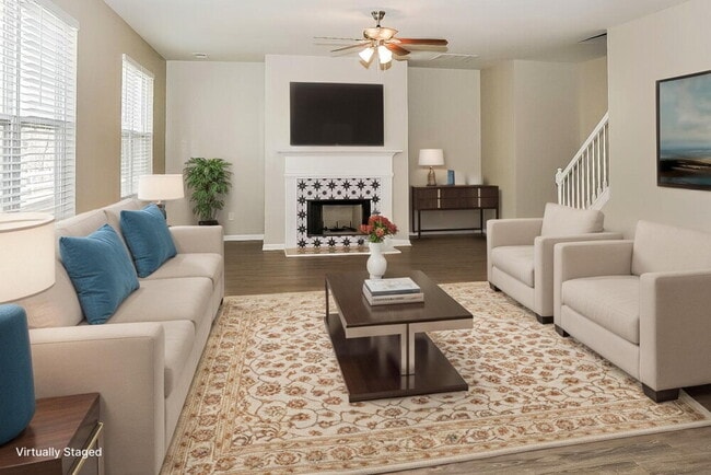 Photo - 119 Crescent Brook Crossing