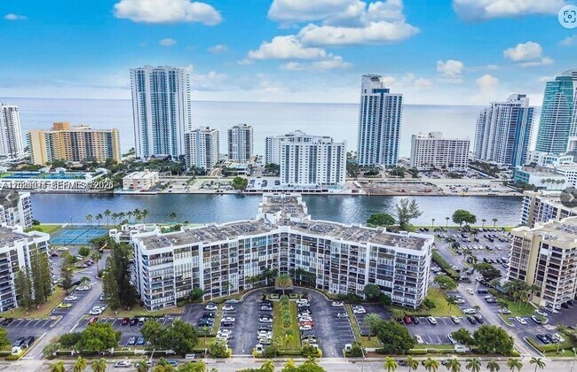 Photo - 800 Parkview Dr Unit 527